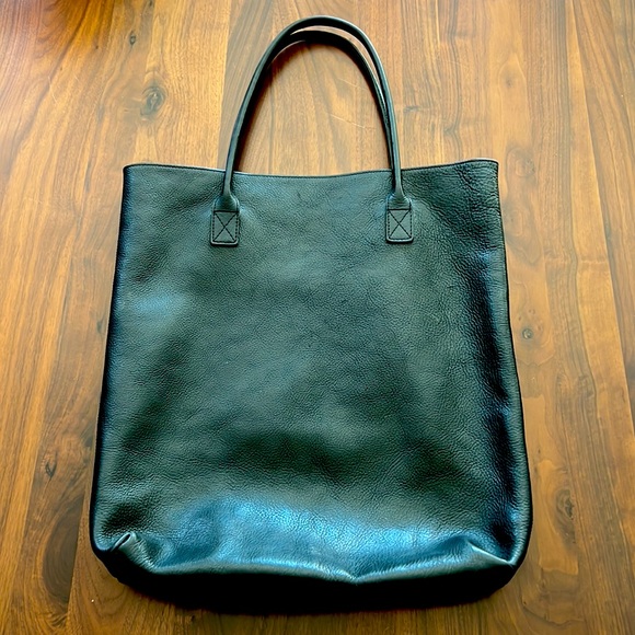 Thick, supple, black leather tote from LA cult label *CREATURES OF COMFORT* - Picture 9 of 10